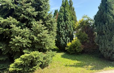 AZ. Predaj slnečného stavebného pozemku o výmere 805m² v tichej lokalite v obci Sereď